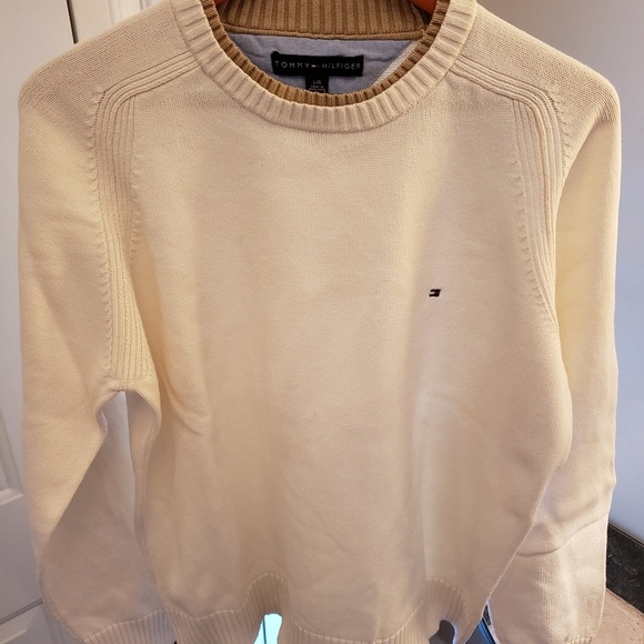 Tommy Hilfiger - Picture 4 of 4